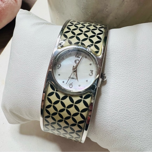 NEW CC Geo Cuff Watch - Picture 3 of 11